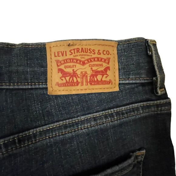 Levi’s ~ Blue Denim Jeans ~ Classic Bootcut ~ size 4M ~ 27/32 - Picture 8 of 9